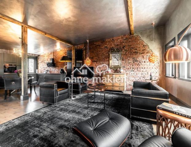 Dachgeschosswohnung in Hamburg (Uhlenhorst) - Foto 1
