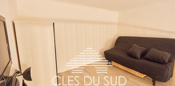 Location Studio meublé mezzanine Toulon proche Liberté - Photo 2