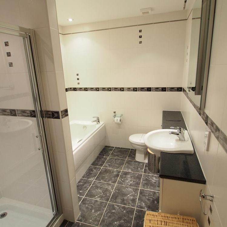 4 bedroom detached house to rent - Photo 1