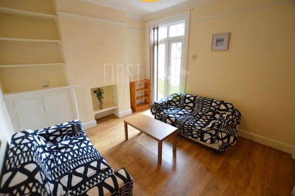 4 bedroom terraced house to rent - Photo 1