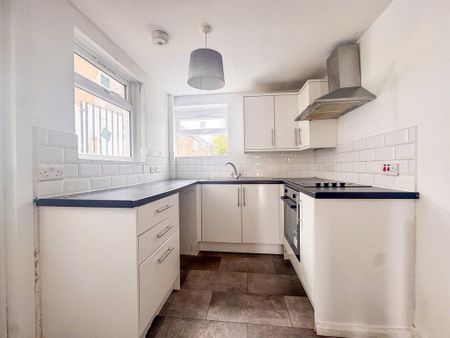 2 bedroom terraced house to rent - Photo 2