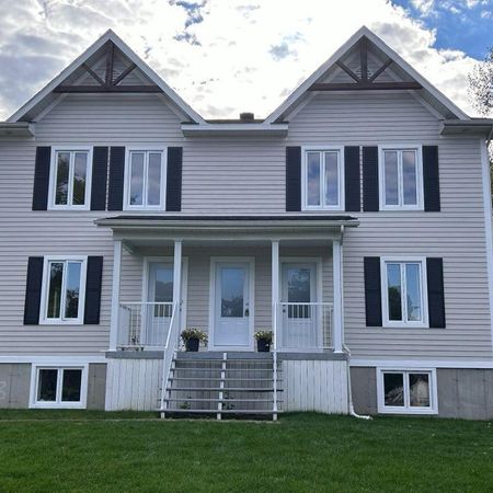 Bromont - Superbe 5 ½ entièrement rénové sur deux étages - Photo 4