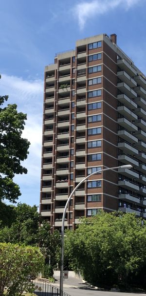 3 1/2 Au Coeur D'Outremont Près - Photo 1