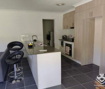 THOWNHOUSE IN FAMILY-FRIENDLY NOTTINGHAM SQUARE Furnished - Photo 6