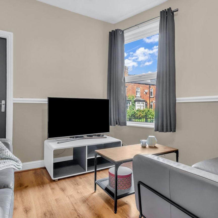 207 HYDE PARK ROAD Leeds - LS6 1AH - Photo 1