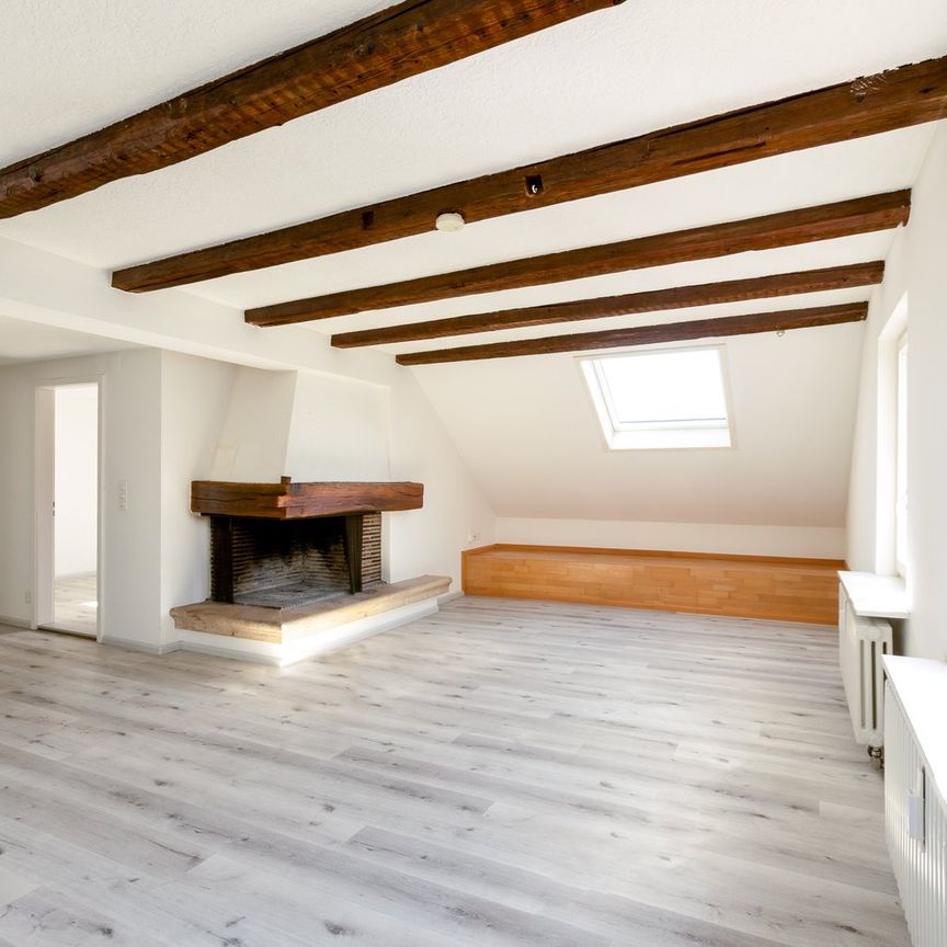 Helle 3,5 Zimmer-Dachwohnung nähe Kronenplatz - Foto 1