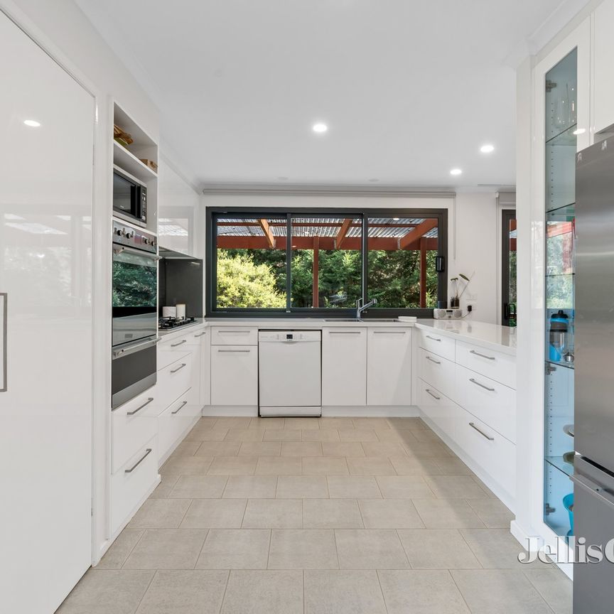 2 Elmwood Rise, Eltham North - Photo 1