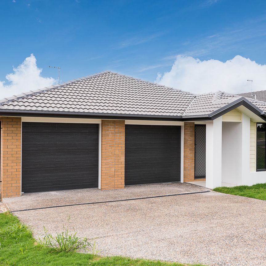 2/7 Sapphire Cres, Redbank Plains QLD 4301 - House For Rent | Domain - Photo 1