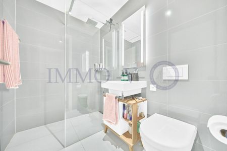 SPACIOUS STANDING WITH BALCONY + TERRACE AND LAKE VIEW - Photo 5