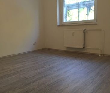 *** 2 Zimmer zzgl. Mansarde + Gäste-Duschbad in ruhiger Grünlage! *** - Photo 4