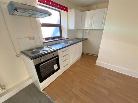 2 bedroom semi-detached house to rent - Photo 2