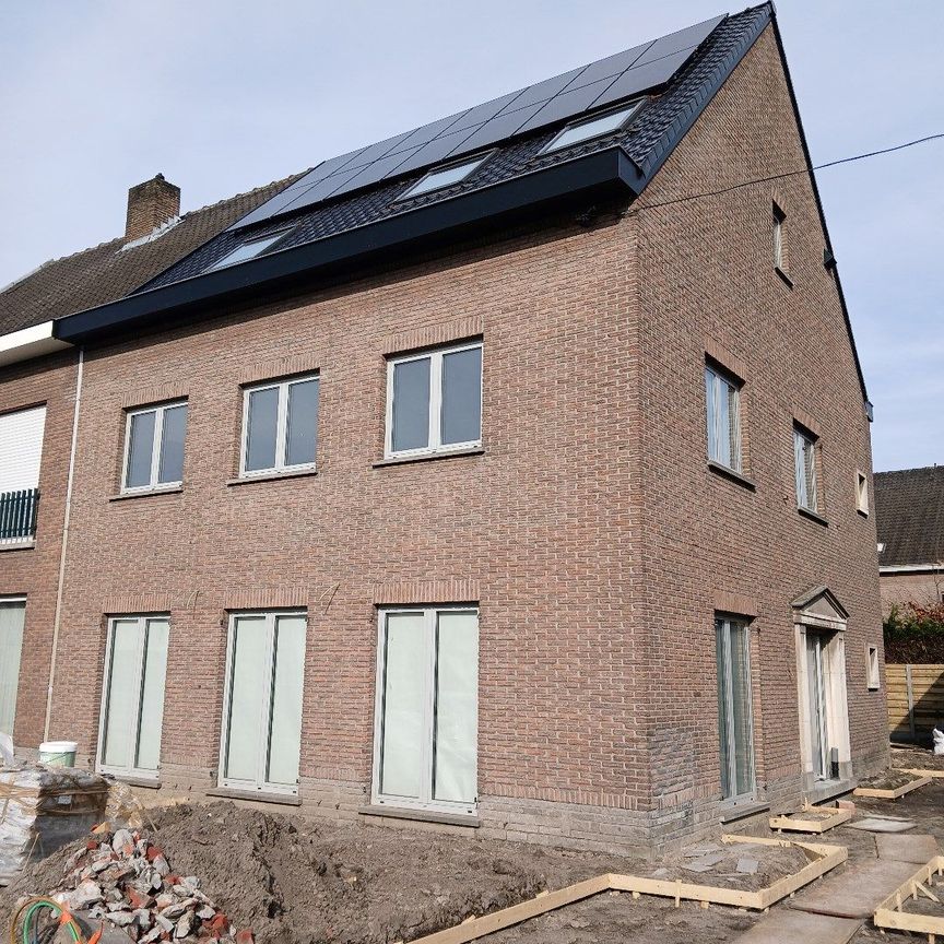 Woning met tuin en garagebox nabij UZ - Photo 2