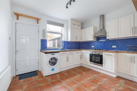 3 bedroom terraced house to rent - Photo 3