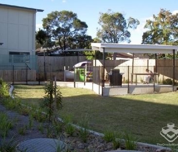 Modern Spacious 3 + 1 Bedroom Corner Block Townhouse - Photo 2