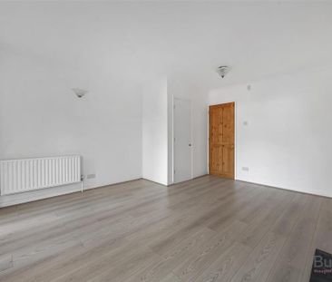 2 bedroom end of terrace house to rent - Photo 1