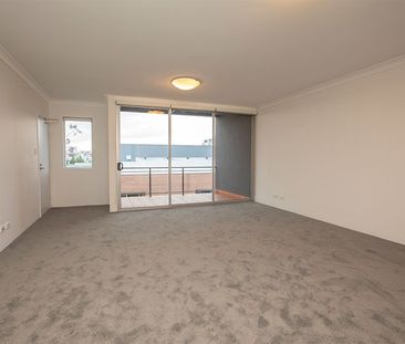 Comfortable & Conveniently Situated Three Bedroom Home - Photo 2