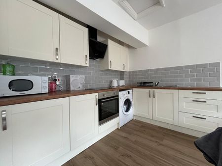 1 bedroom flat to rent - Photo 2