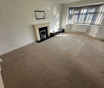 5 bedroom detached house to rent - Photo 2