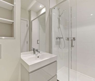 A striking one-bedroom sanctuary in the heart of Bedminster, where ... - Photo 3