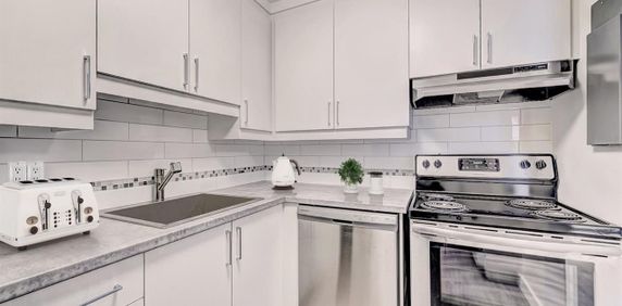 3 Bedroom - 420 Rue Abelard, Verdun - Photo 2