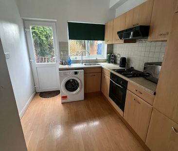 1 Bed Flat, Sherwood Gardens, IG11 - Photo 4