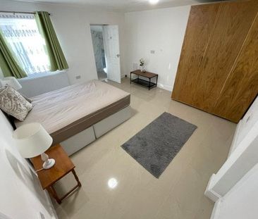 Cheriton Avenue, Ilford, IG5, Property for rent - Photo 2