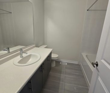 For Lease - 138 Periwinkle Crescent, Woodstock, Ontario - Photo 2