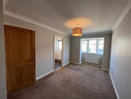 Howards Grove, Upper Shirley - Photo 2