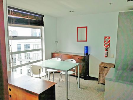 Two Level Apartment with Views Towards The Skytower - Photo 3