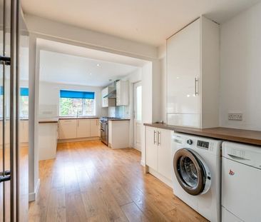 4 bedroom detached house to rent - Photo 4