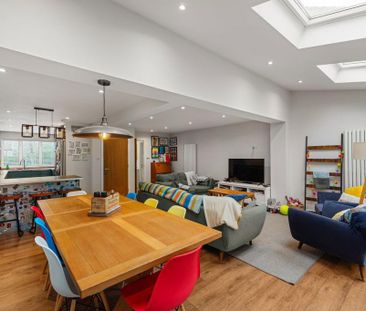 3 bedroom end of terrace house to rent - Photo 4