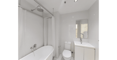 Sun-Drenched Luxury Living in the Heart of Burwood: 2-Bedroom Apartment with Stunning Views - Photo 3