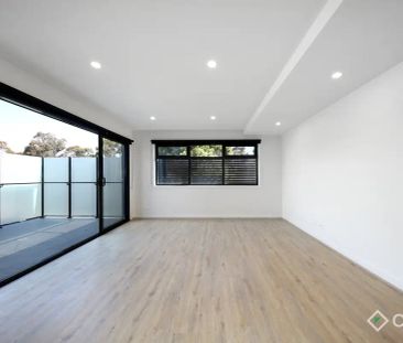 “SPACIOUS MODERN GEM” - Photo 1