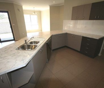 Spacious Single-Level Family Home in Gerringong - Photo 2