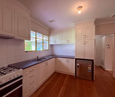 Great 2 bedroom home ideally located - Photo 5