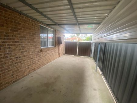 Spacious 4 Bedroom Home For Lease - Photo 3