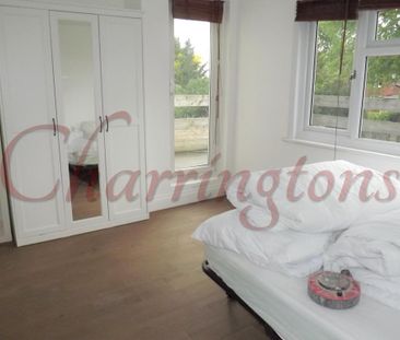 Large Two Bed Flat with Roof Terrace To Let Sevington Road NW4 - Photo 6