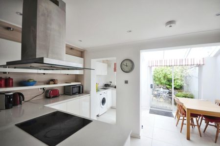 1 bedroom House To Let - Photo 3