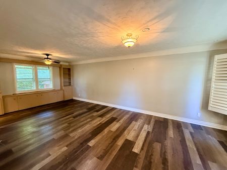 For Lease - 4070 Lorraine Crescent, Burlington, Ontario - Photo 5