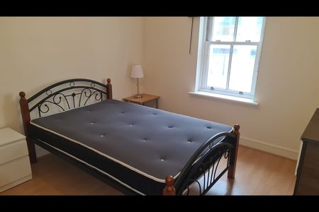 2 Bed Flat, Stockwell Road, SW9 - Photo 5