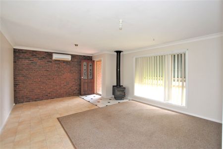FAMILY HOME! - Photo 2