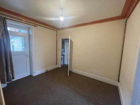 1 bedroom ground floor flat to rent - Photo 2