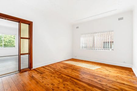 “3 BEDROOM FAMILY HOME” - Photo 5