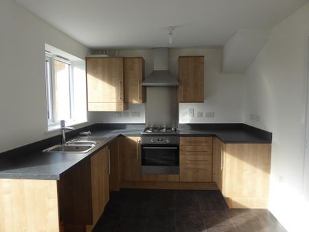 Available 3 Bed Not Specified - Photo 2