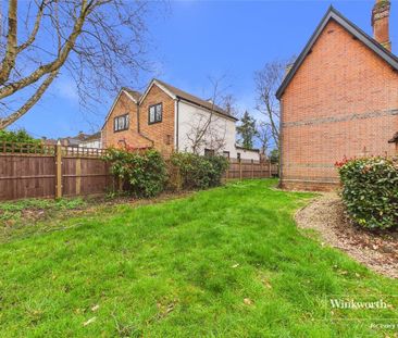 3 bedroom end of terrace house to rent - Photo 5