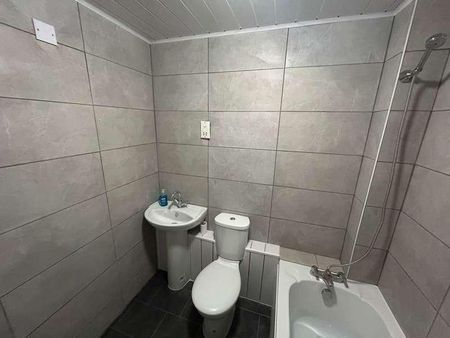 Cavalier Close - North Luton - Ground Floor - Unfurnished, LU3 - Photo 5