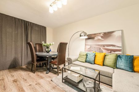 3 bedroom flat to rent - Photo 2