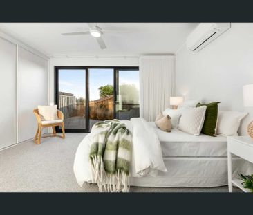Absolute Beachfront - $1350 per week Or nearest offer - Photo 5