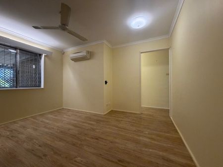 CHARMING 3 BEDROOM HOME IN WULGURU + SOLAR + ADDITIONAL UTILITY ROOM! - Photo 4