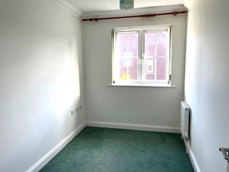 4 bedroom Link Detached - Campion Road, Hatfield - Photo 5